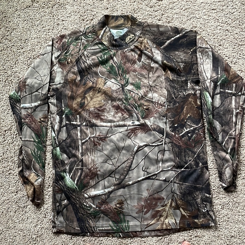 Men’s Realtree mock turtleneck lightweight layer.
